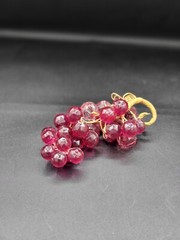 Vintage Acrylic Bunch of Purple Grapes 7″